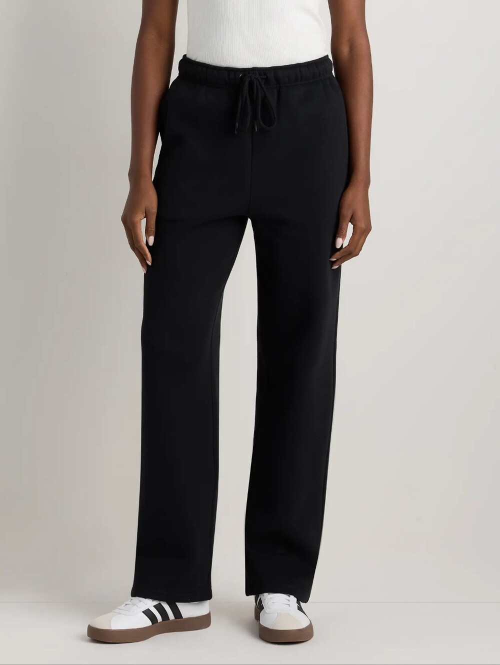 NWOT Quince Everyday Fleece Straight Leg Sweatpants